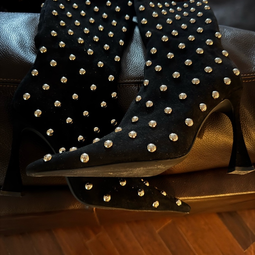 Elegant Black Studded Women's Boots